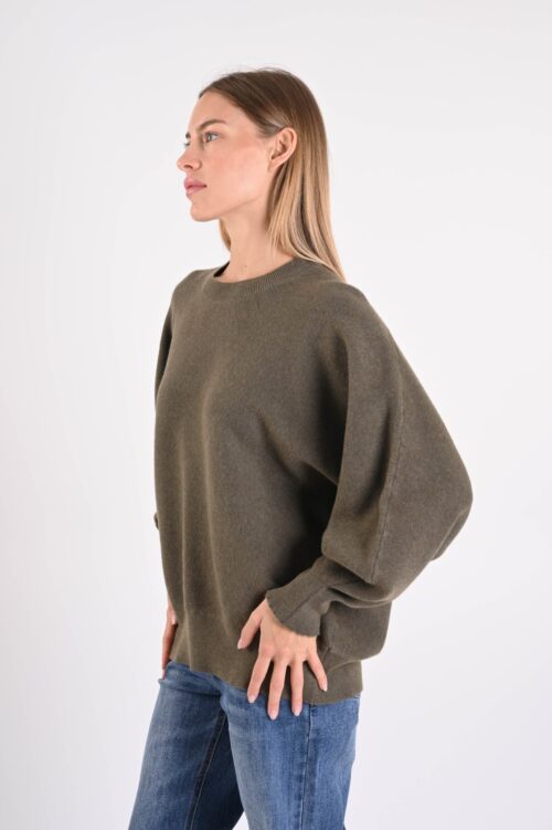 Alternative view of MAGLIA OVERSIZE GIROCOLLO IN MAGLIA MORBIDA CON MANICHE AMPIE