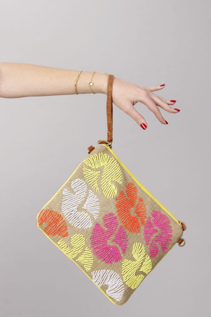 POCHETTE CON PERLINE 