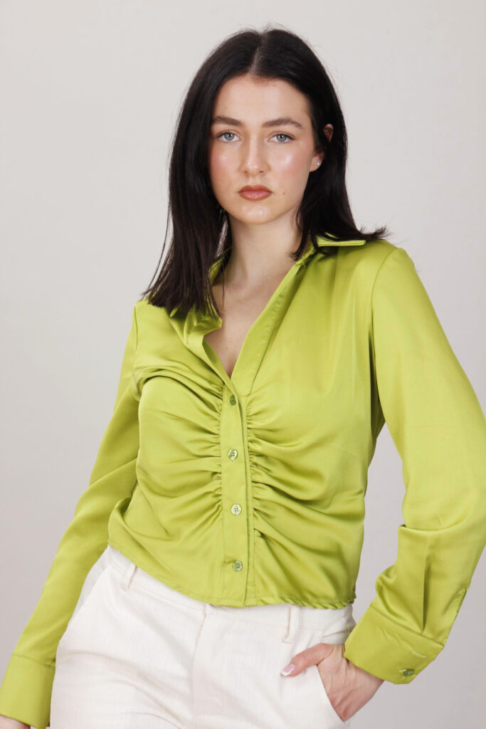 CAMICIA CON ARRICCIATURE 