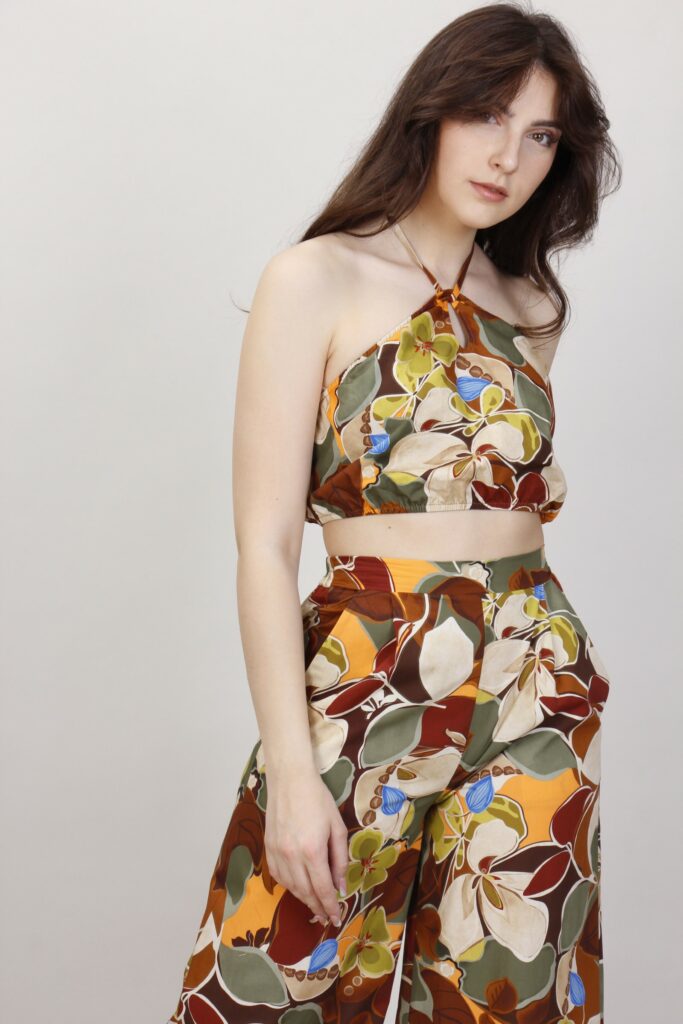 TOP CROPPED CON FANTASIA FLOREALE 