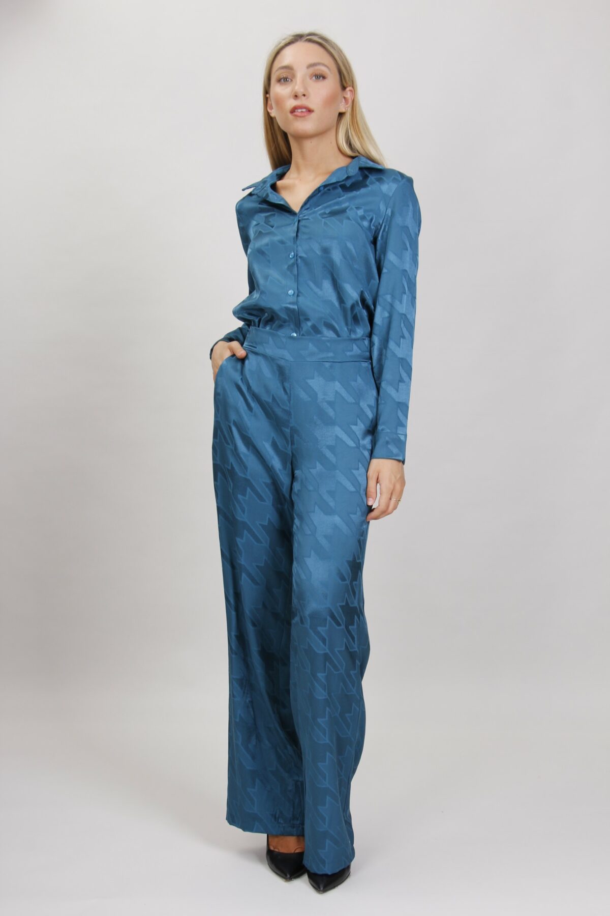 PANTALONI SATINATI