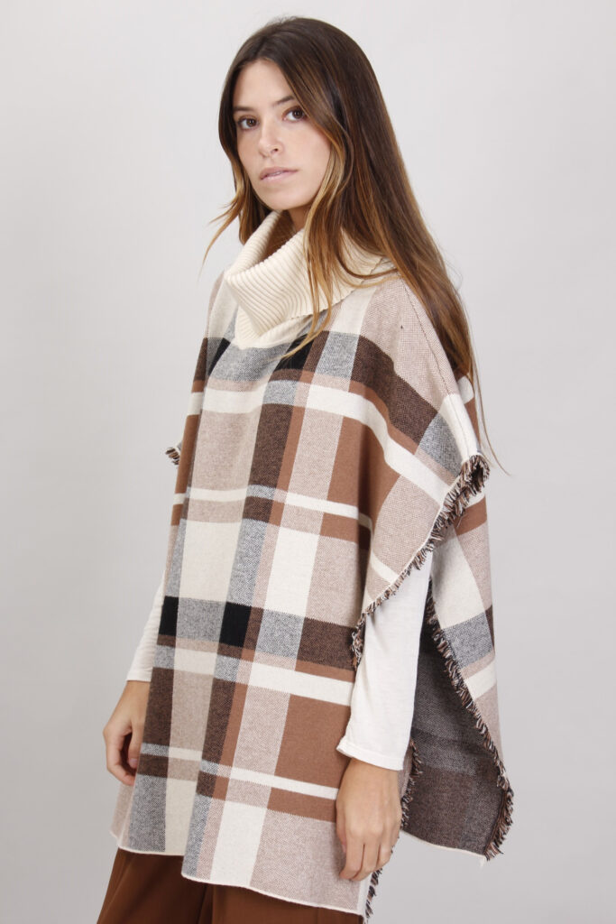 PONCHO A QUADRI 