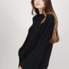MAGLIA CON MANICHE A CAMPANA - Nero, TU