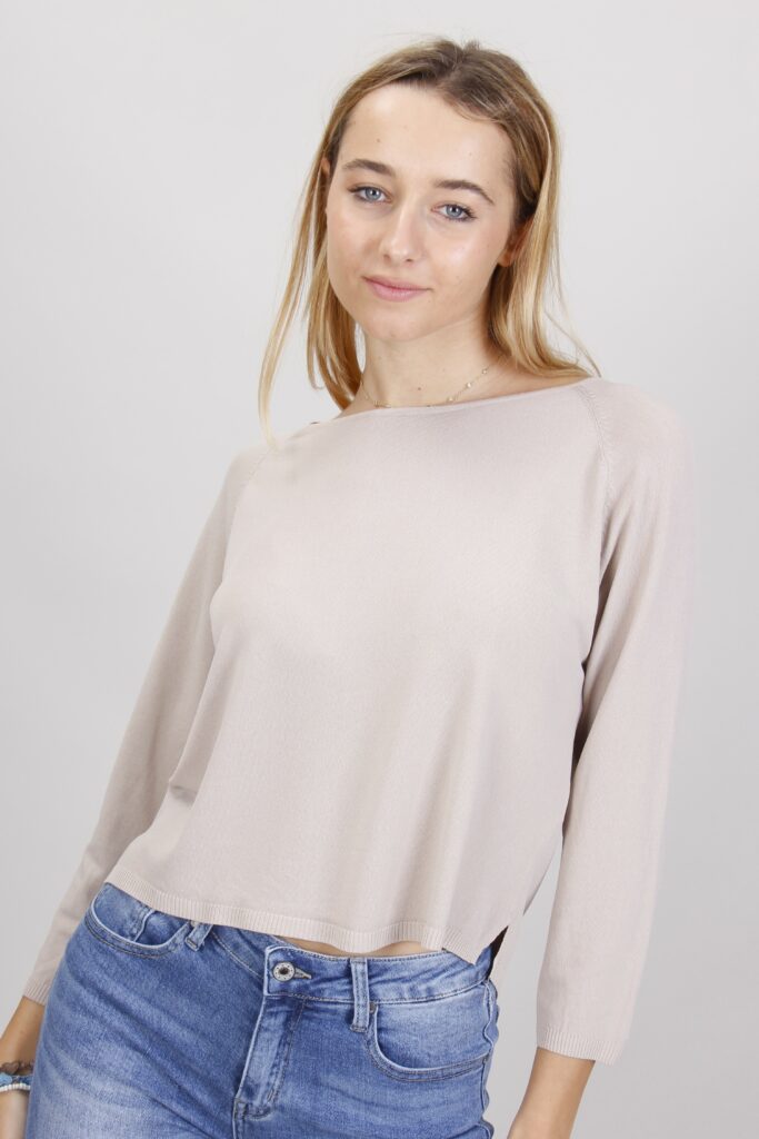 MAGLIA LEGGERA CON SCOLLO A BARCA 