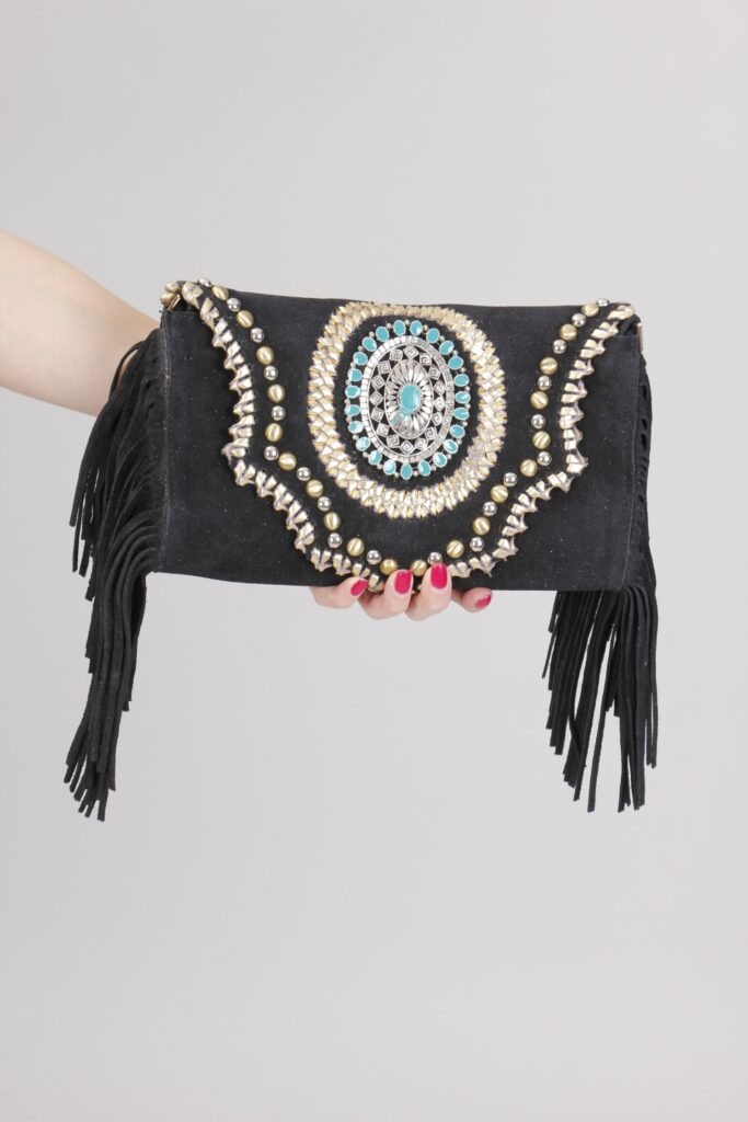 POCHETTE ETNICA IN CAMOSCIO 