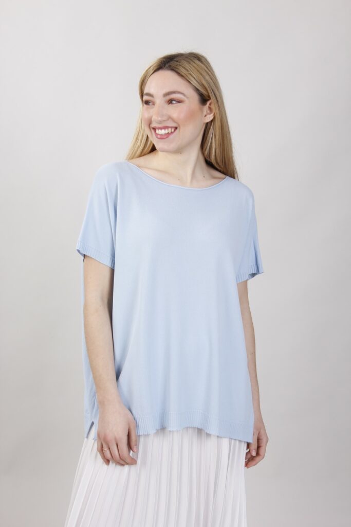 MAGLIA A MANICHE CORTE SCOLLO ROTONDO 
