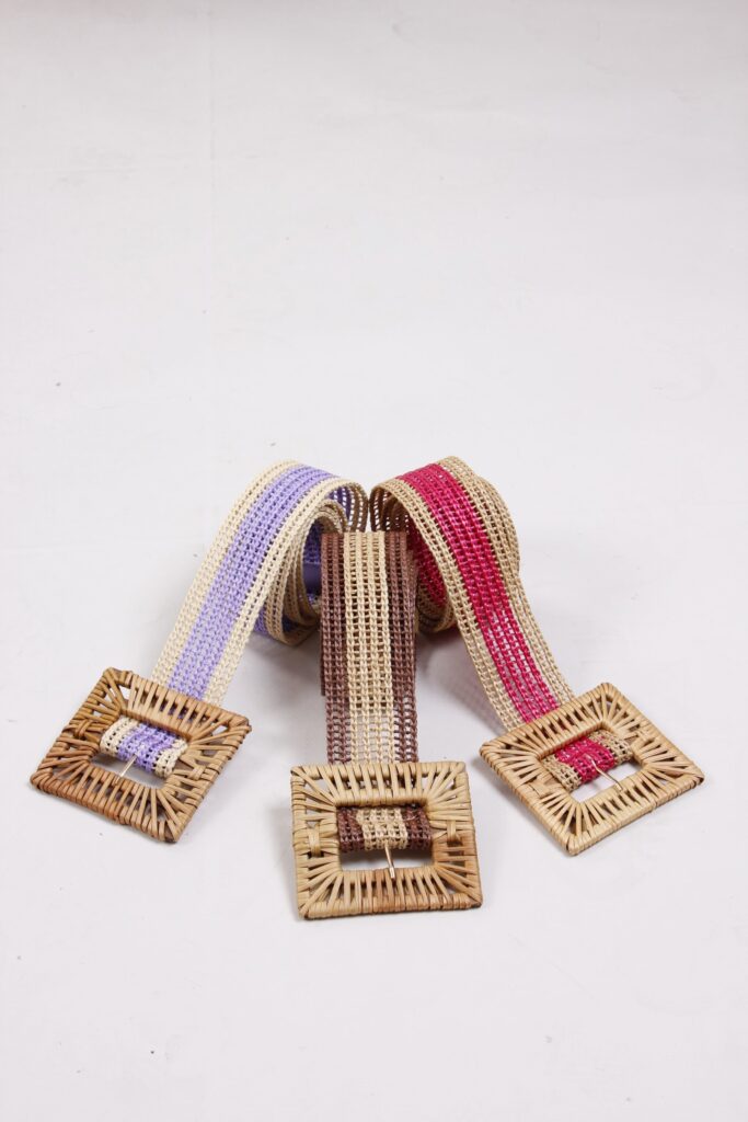 CINTURA CON FIBBIA QUADRATA 