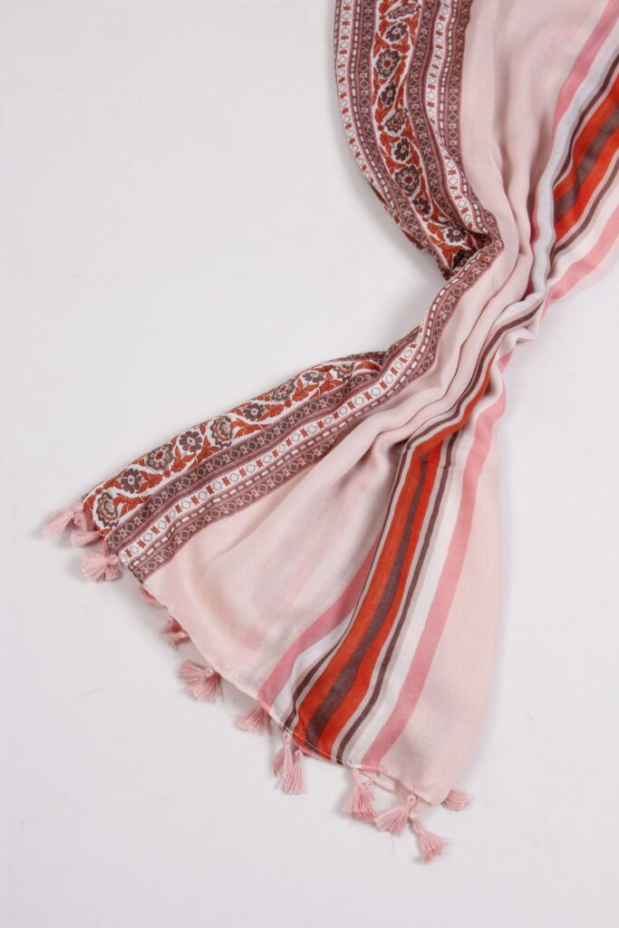 STOLA A RIGHE CON NAPPE 