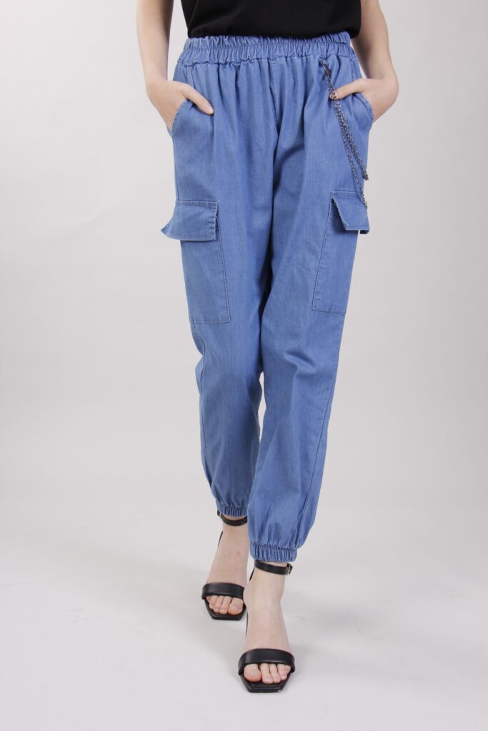 PANTALONE CARGO CON CATENA 