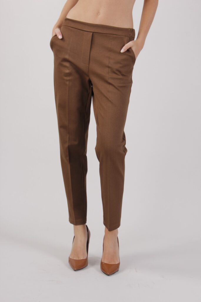 PANTALONE A SIGARETTA CON PINCES - Marrón, S 