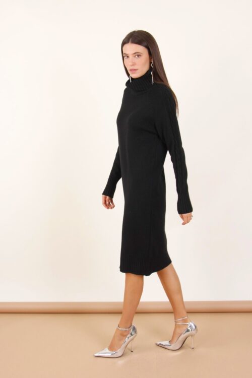 VESTITO A COLLO ALTO CON TRECCIA LATERALE
