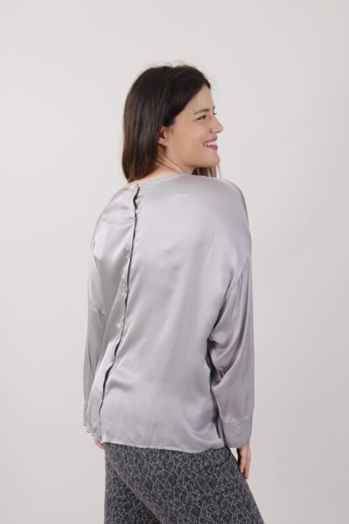 Alternative view of BLUSA IN VISCOSA CON BOTTONCINI POSTERIORI