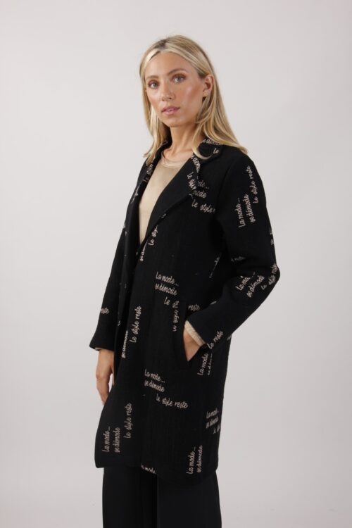 Alternative view of CAPPOTTO STAMPA CON SCRITTE