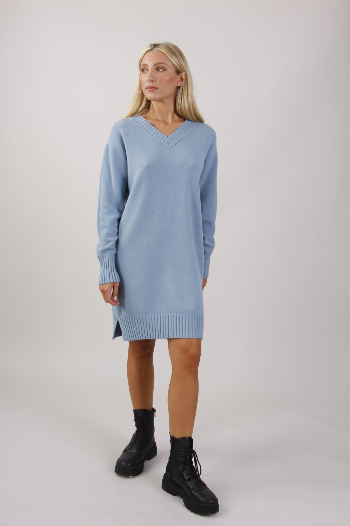 VESTITO IN MAGLIA SCOLLO A V
