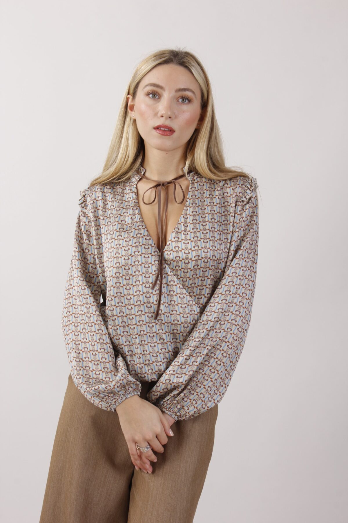 BLUSA FANTASIA CON FIOCCO