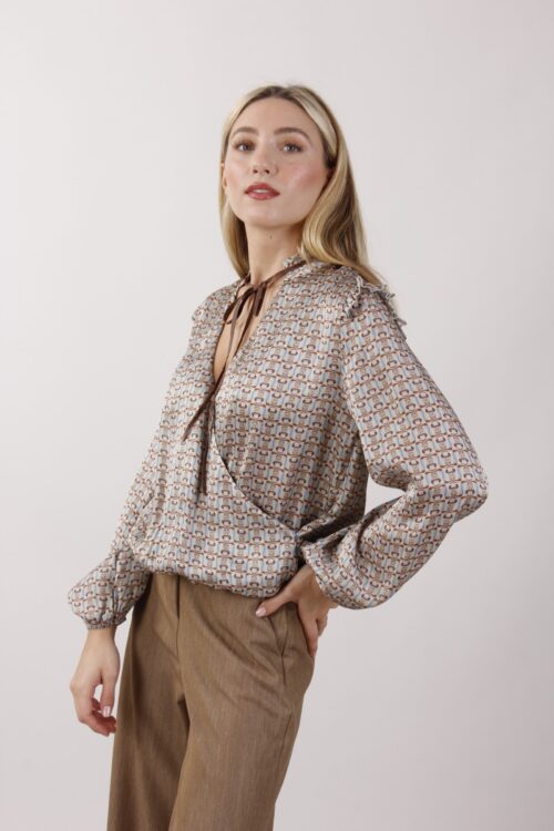 Alternative view of BLUSA FANTASIA CON FIOCCO