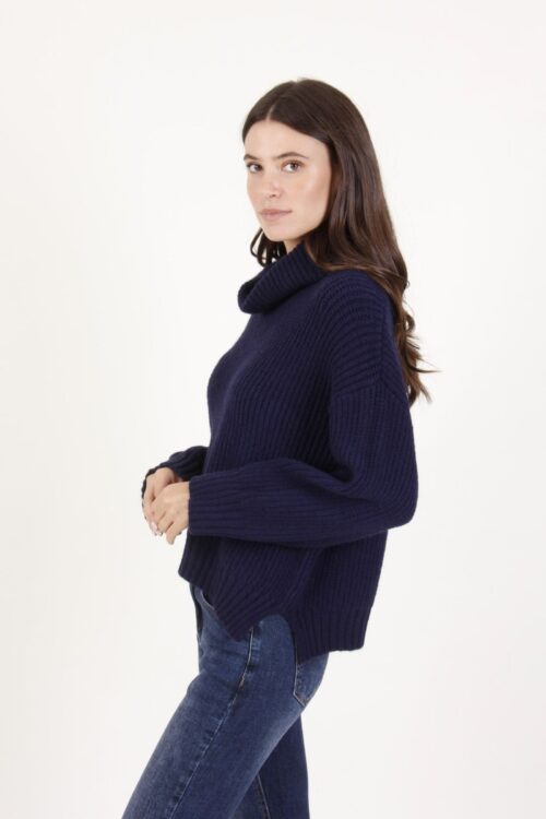 Alternative view of MAGLIONE OVERSIZE A COLLO ALTO