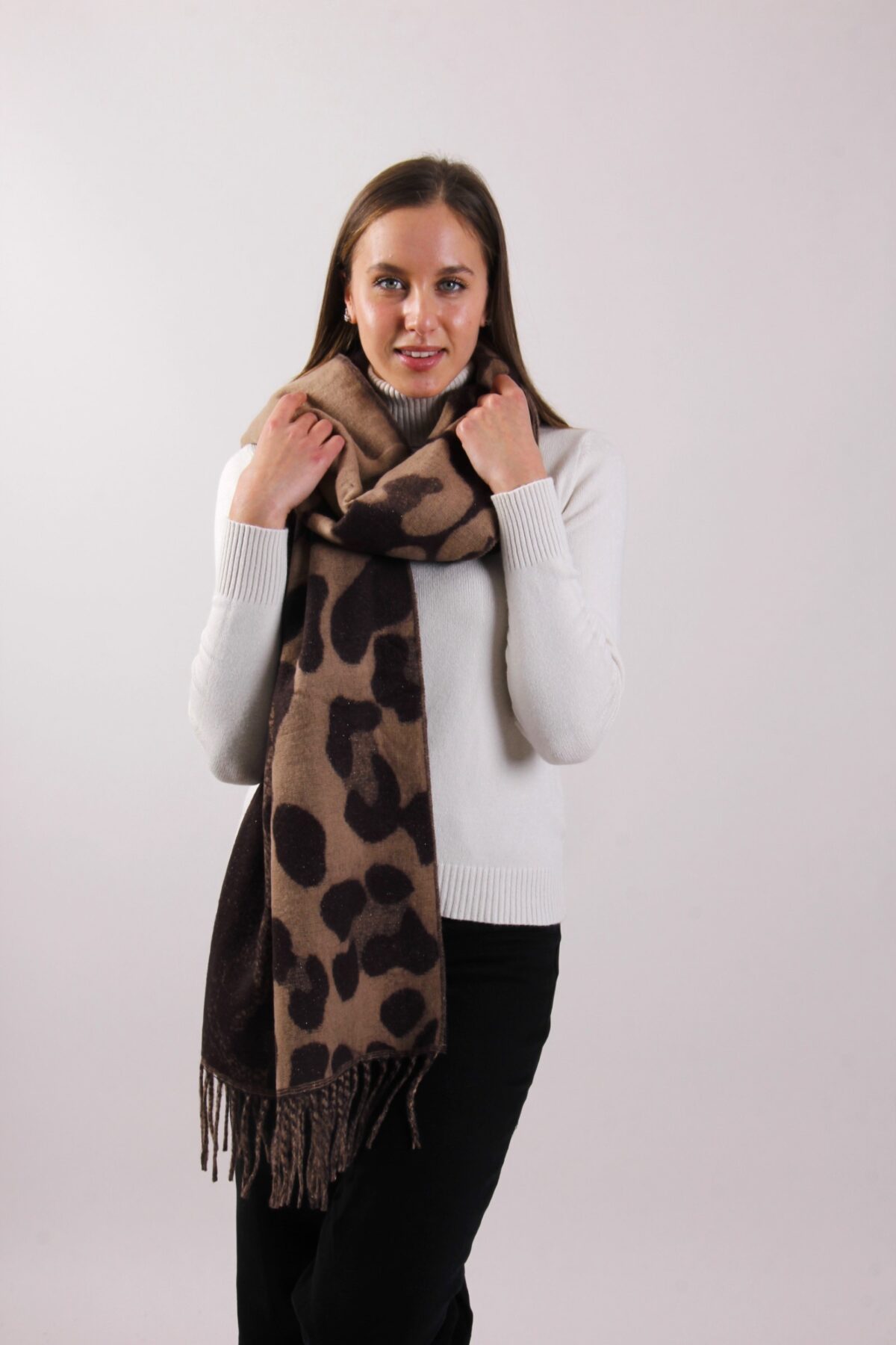 SCIARPA LEOPARDATA CON FRANGE