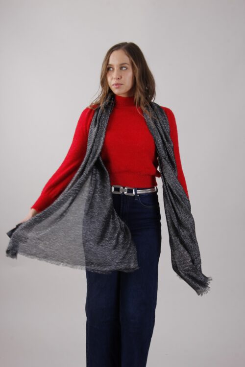 SCIARPA ELEGANTE CON PICCOLE RIGHE IN LUREX