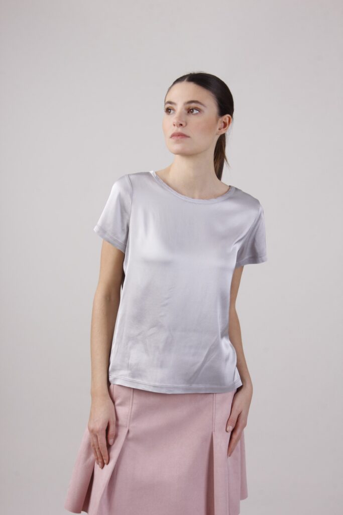 BLUSA A MANICHE CORTE IN VISCOSA 