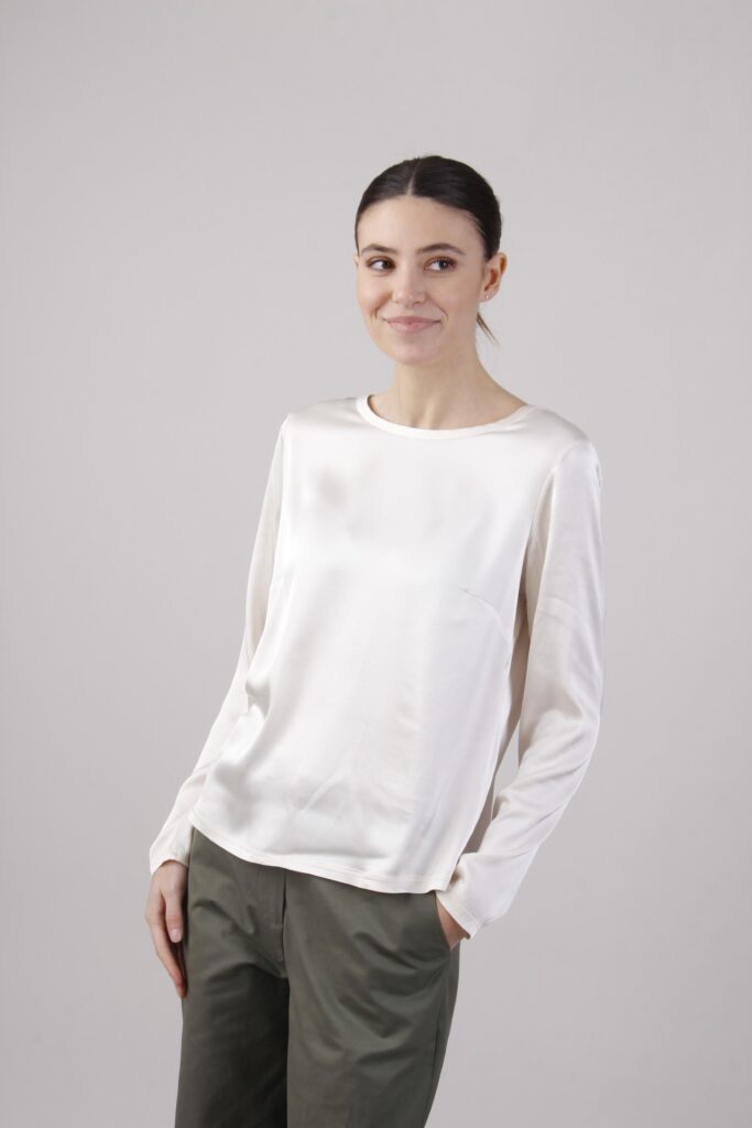 BLUSA A MANICHE LUNGHE IN VISCOSA 