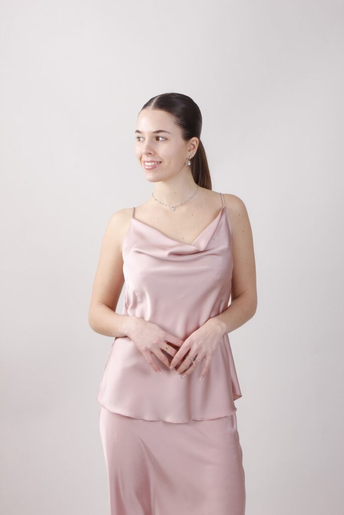 CANOTTA SATIN CON SCOLLO A CASCATA 