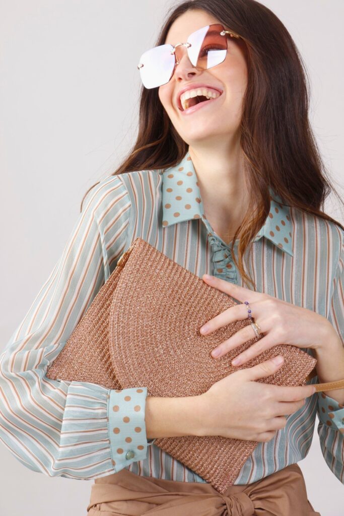 POCHETTE IN PAGLIA CON TRACOLLA 