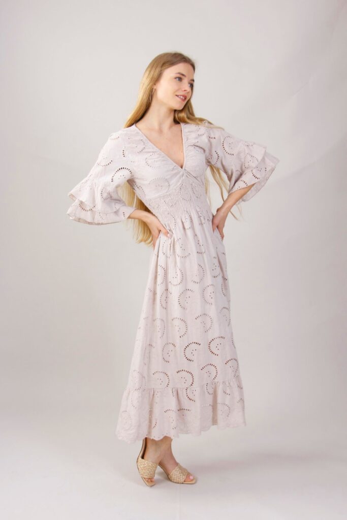 ABITO IN SANGALLO CON MANICHE A BALZE 