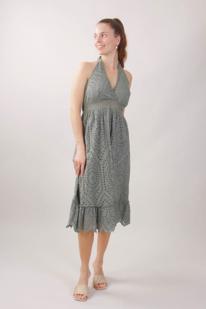 ABITO IN SANGALLO CON ALLACCIATURA AL COLLO 