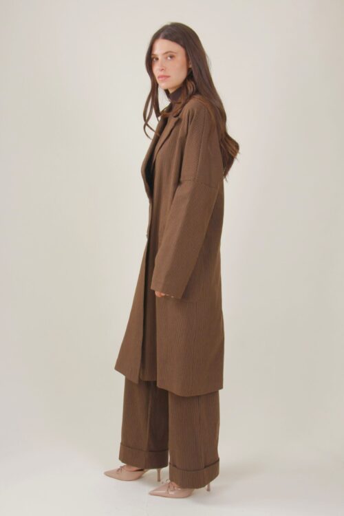 Alternative view of CAPPOTTO SFODERATO GESSATO DOPPIOPETTO