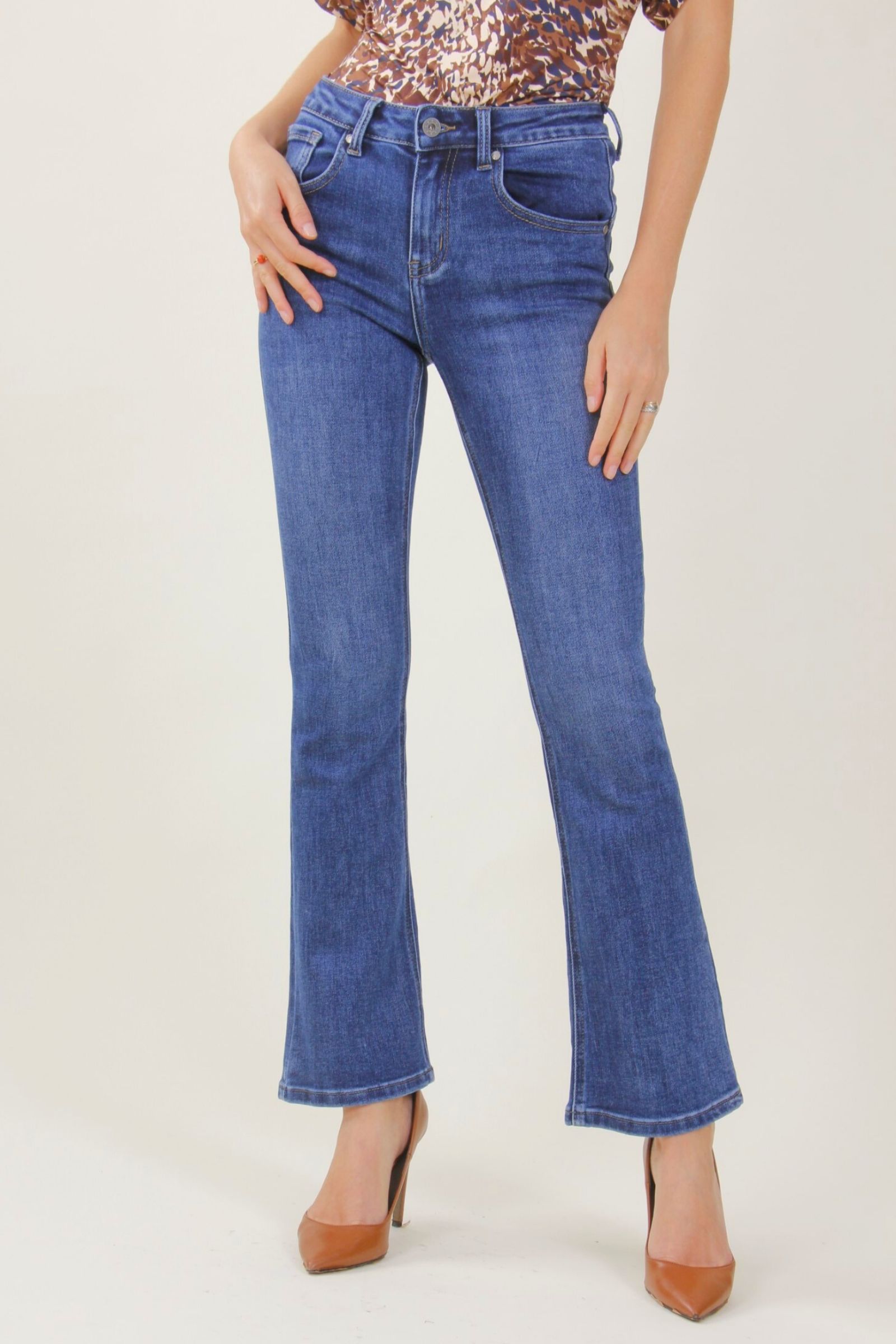 Jeans a campana 2025