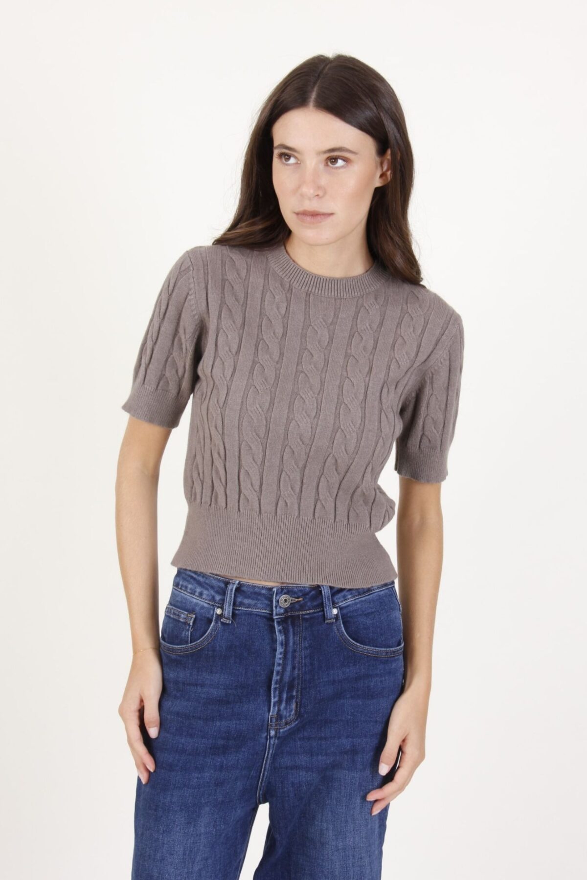 MAGLIA A MANICHE CORTE A TRECCE