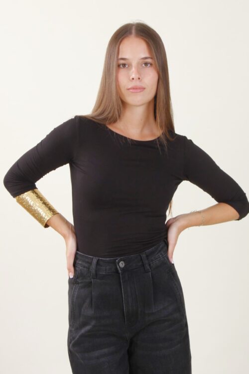 MAGLIA ADERENTE CON MANICA A 3/4