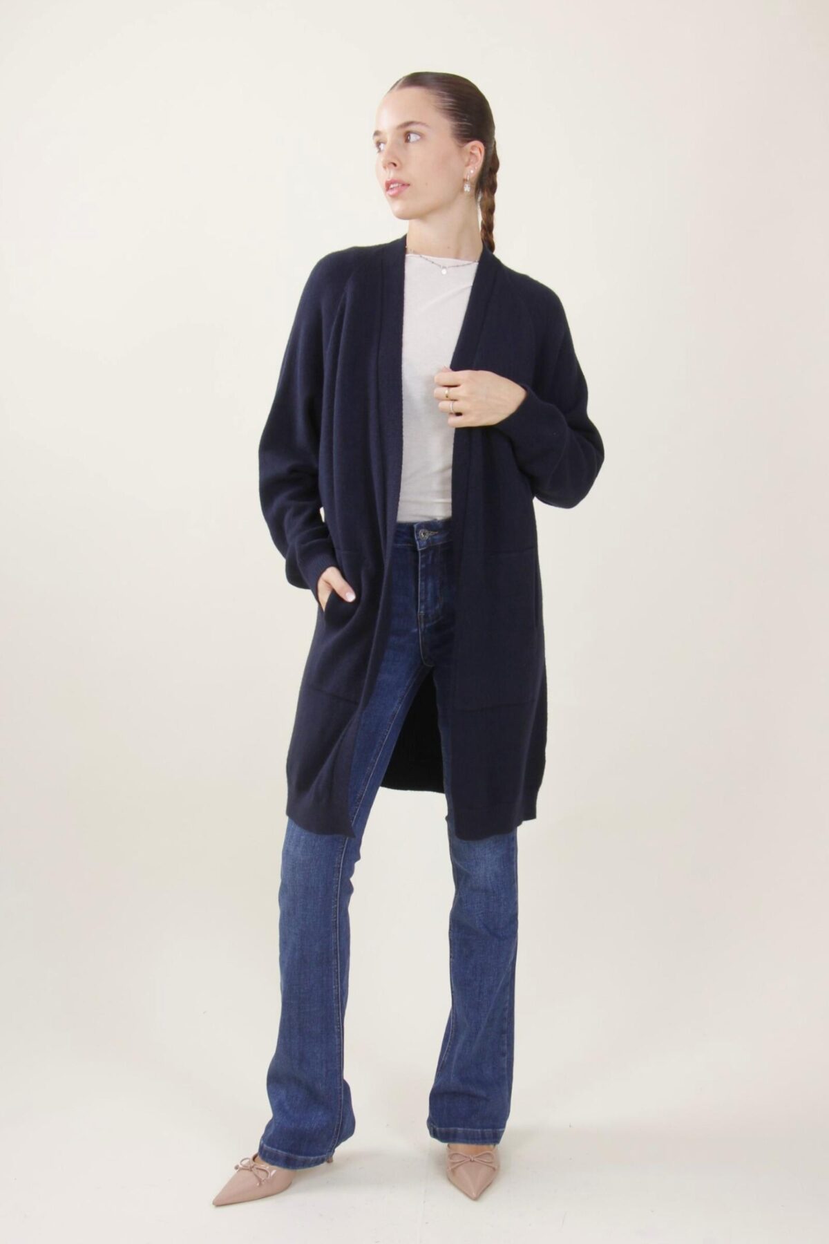CARDIGAN CON RIFINITURE SUL DIETRO