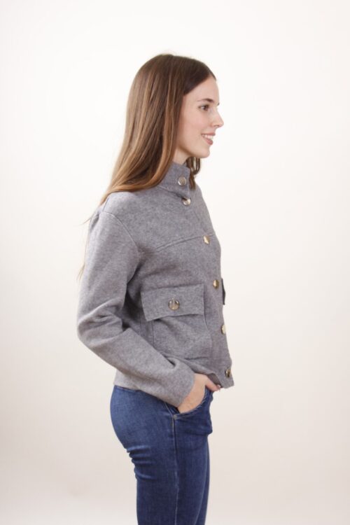 Alternative view of GIACCA IN MAGLIA CON BOTTONI