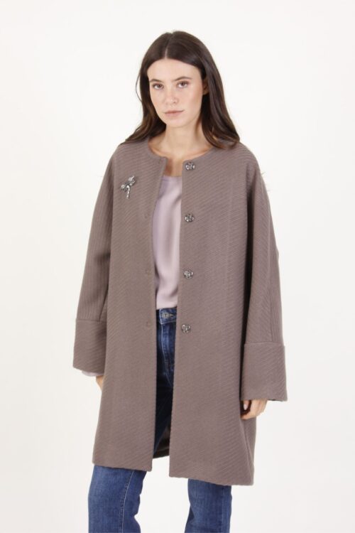 Alternative view of CAPPOTTO CON SPILLA