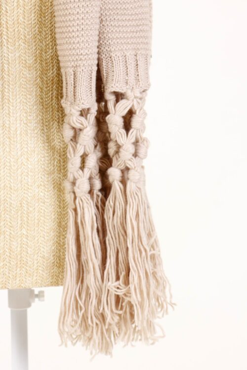 Alternative view of MAXI SCIARPA STILE MACRAME'