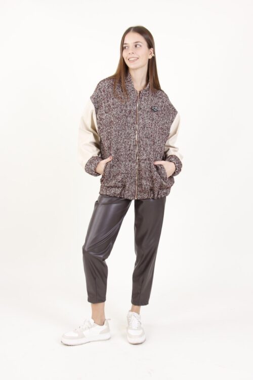 Alternative view of BOMBER CON MANICHE IN PELLE E SPILLA DECORATIVA