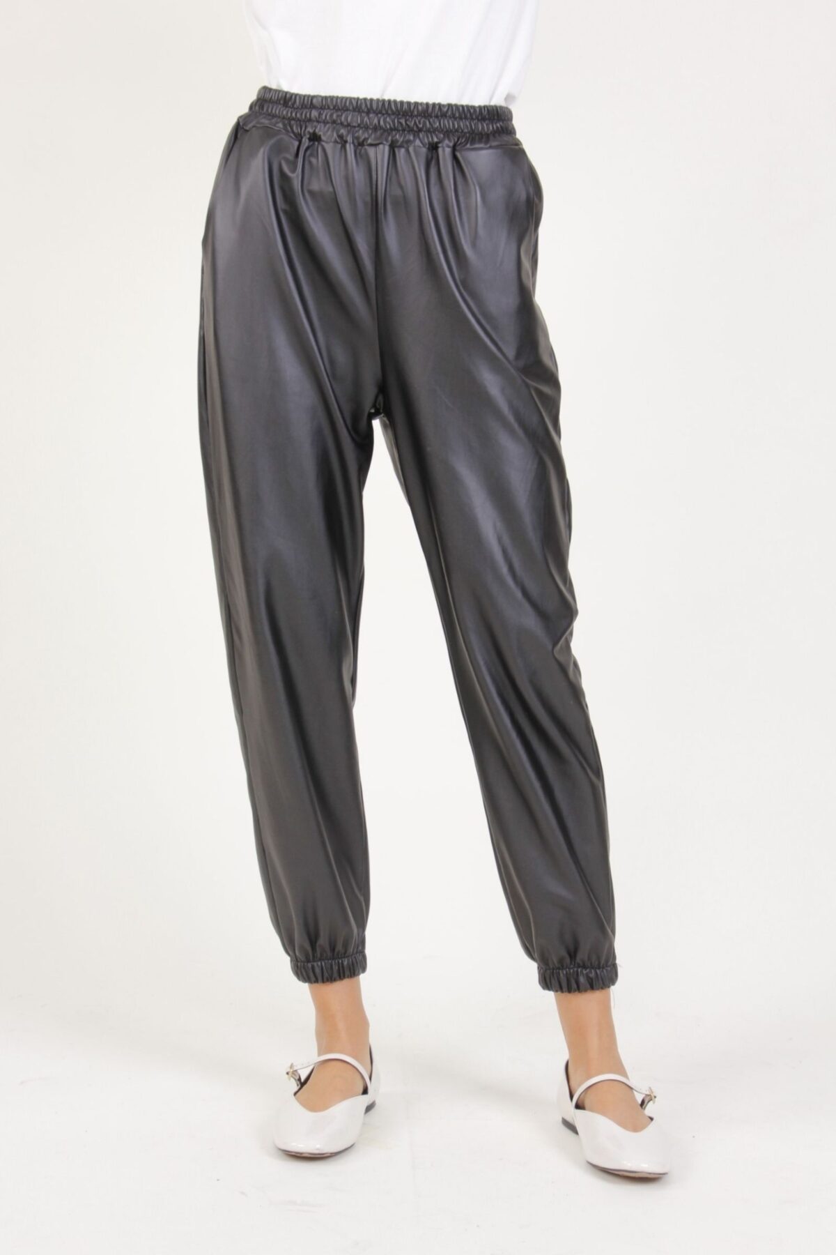 JOGGER IN ECOPELLE