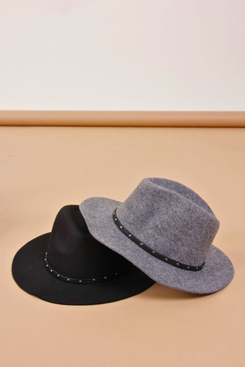 CAPPELLO CON BORCHIE