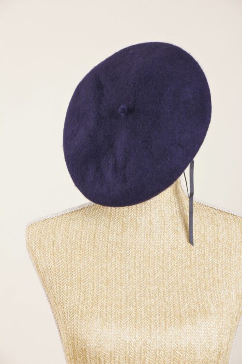 Alternative view of BERRETTO BASCO