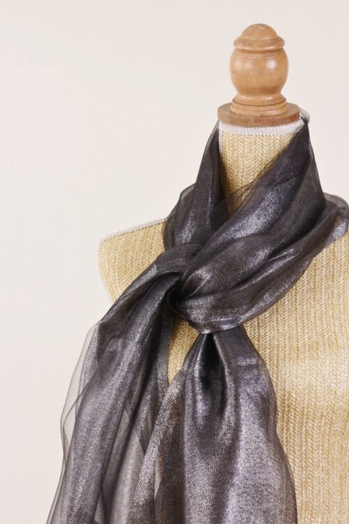 Alternative view of SCIALLE TRASPARENTE CON LUREX EFFETTO CANGIANTE