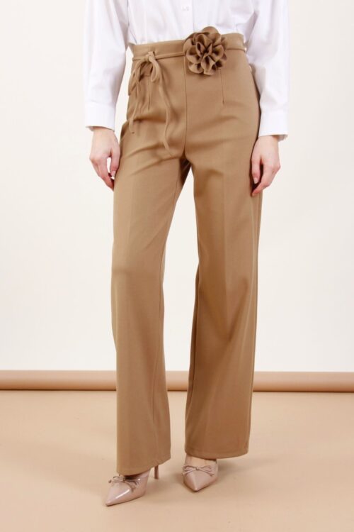 Alternative view of PANTALONE A PALAZZO CON FIORE