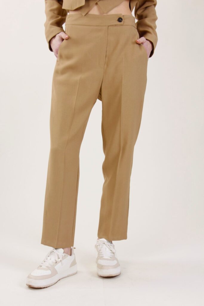 TROUSERS WITH SIDE BUTTON CLOSURE 