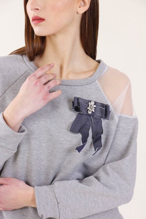 Alternative view of FELPA CON INSERTO IN TULLE SULLA SPALLA