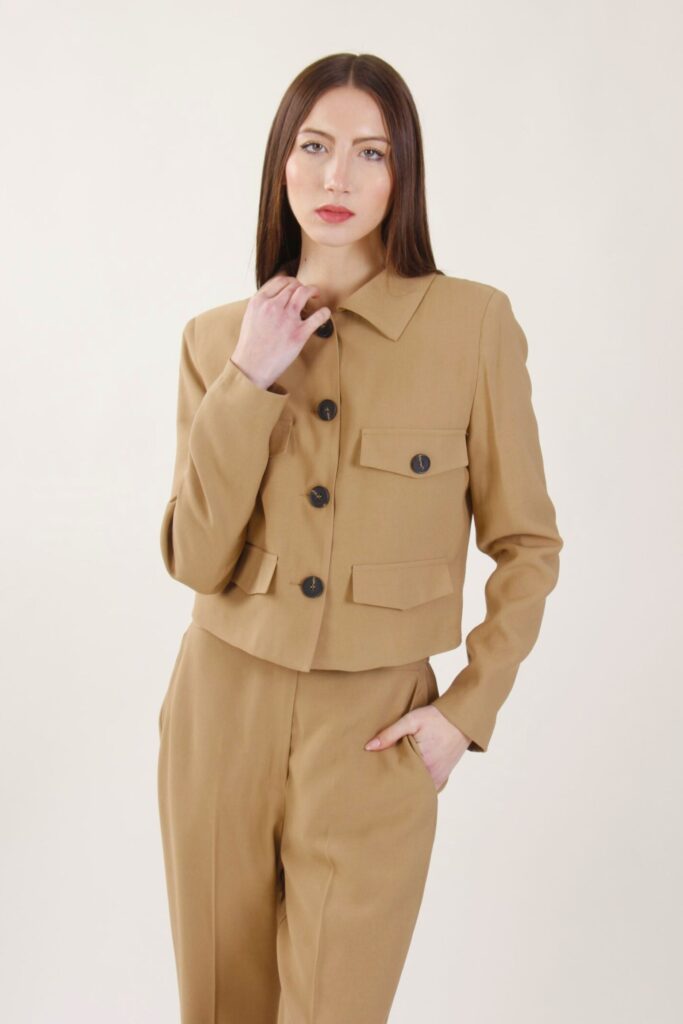 SHORT JACKET WITH BUTTONS 