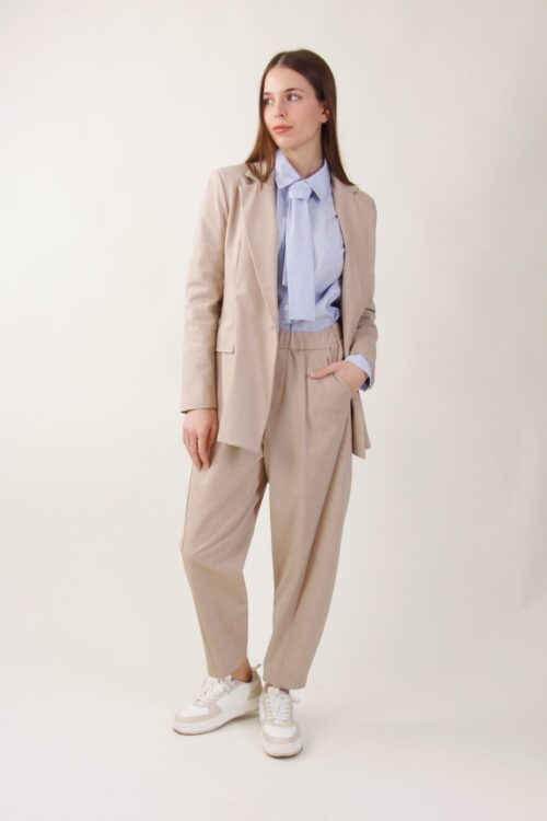 Alternative view of GIACCA MONOPETTO