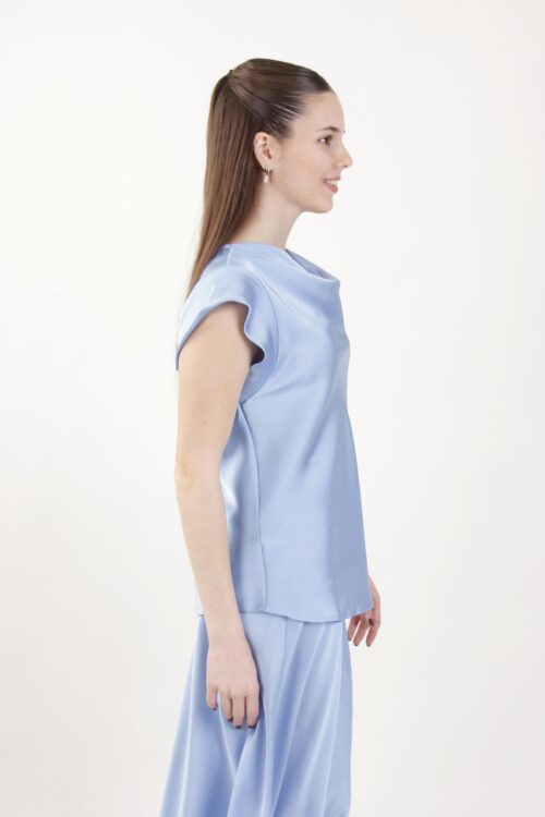 Alternative view of BLUSA SATIN MANICHE CORTE CON SCOLLO A CASCATA