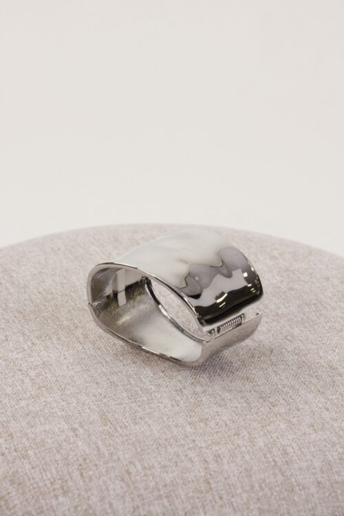 Alternative view of BRACCIALE ARGENTATO IN RILIEVO