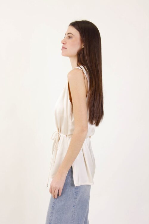 Alternative view of GILET IN RASO